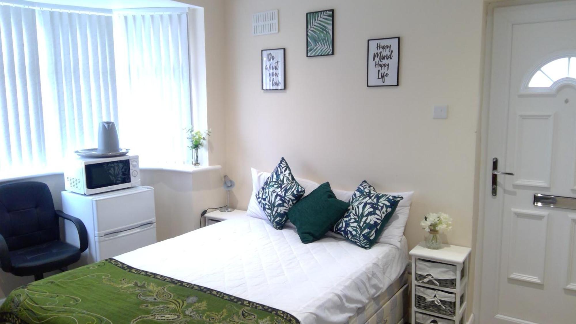 Luxury London Ensuite Double Room, Park Free, Tram-Train! Mitcham Exterior foto